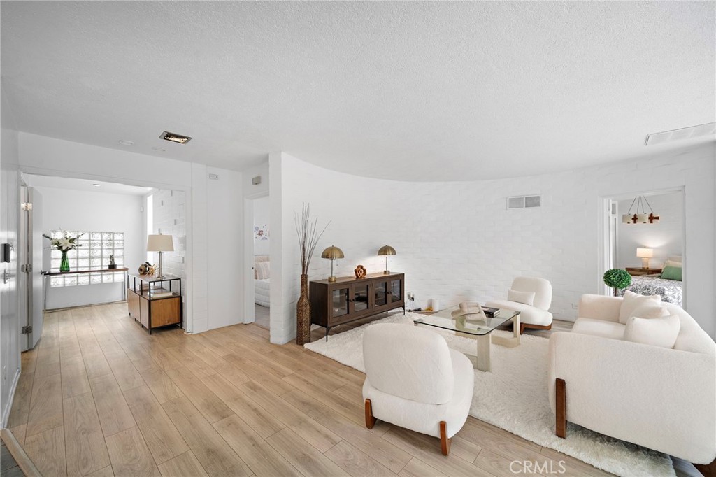 10540 W Olympic