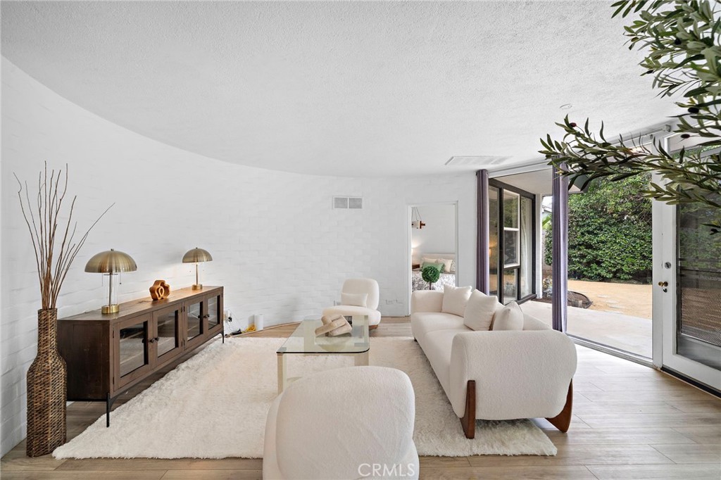 10540 W Olympic