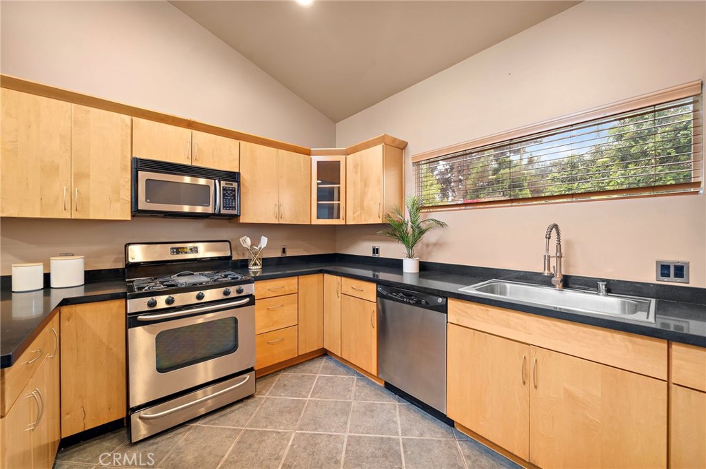 10540 W Olympic