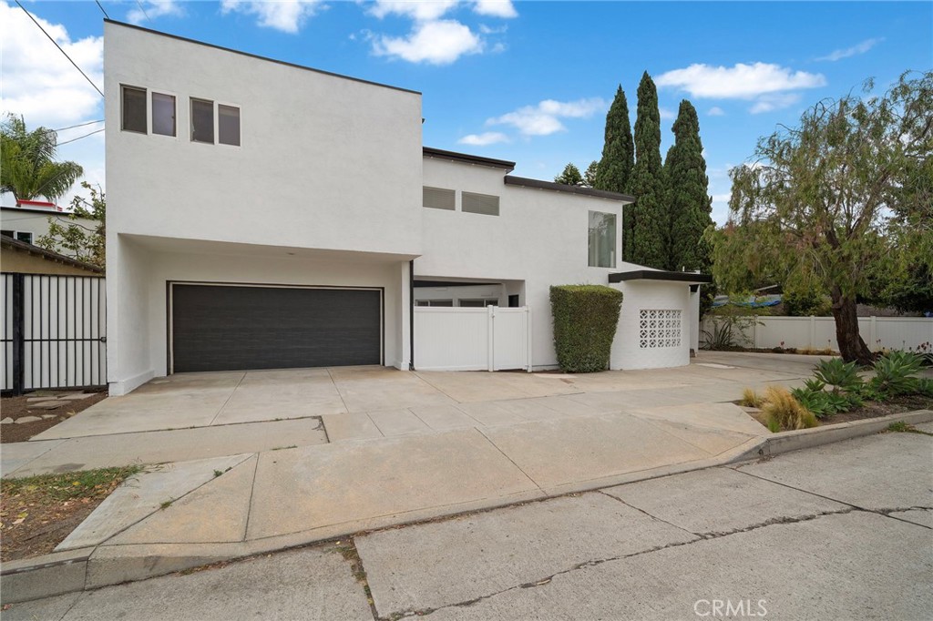 10540 W Olympic