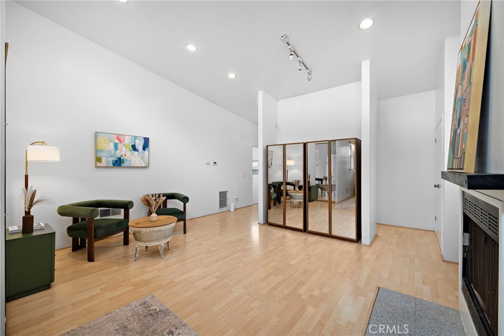 10540 W Olympic