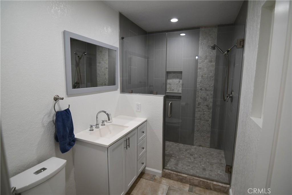 2161 Valley View