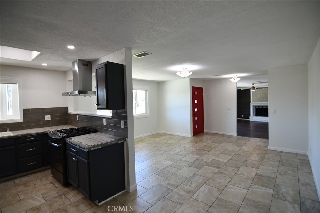 2161 Valley View