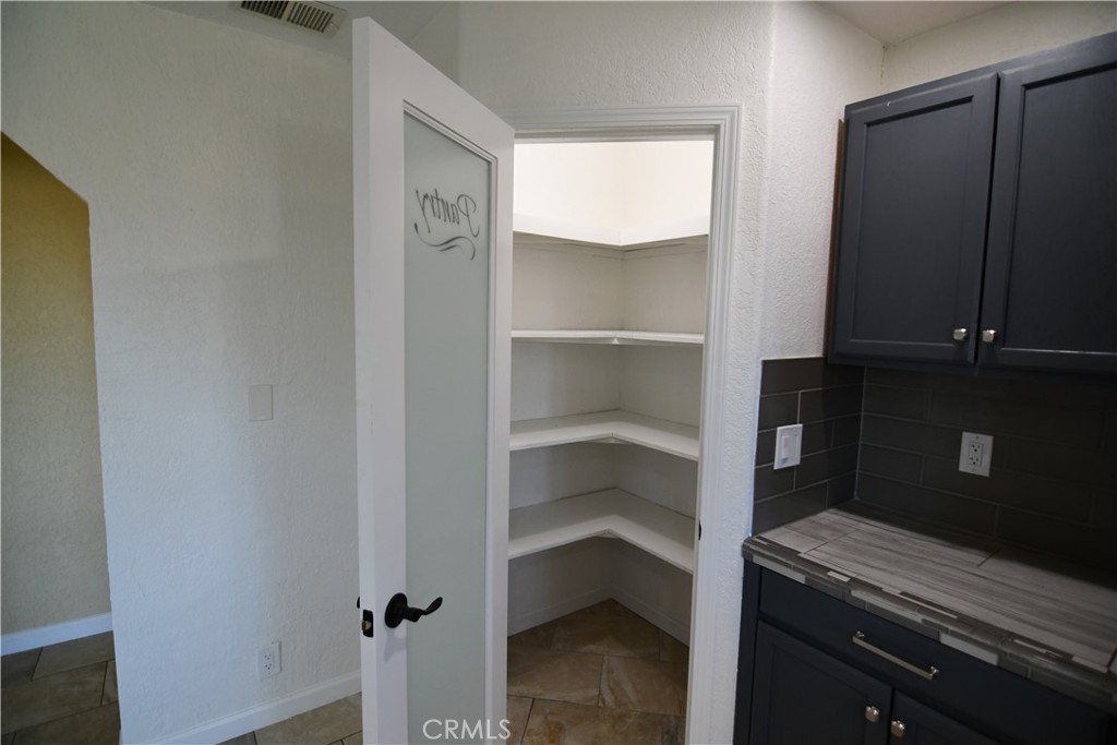 2161 Valley View