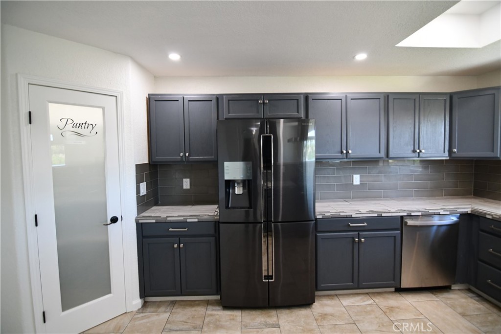 2161 Valley View