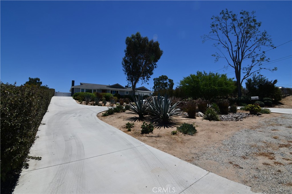 2161 Valley View