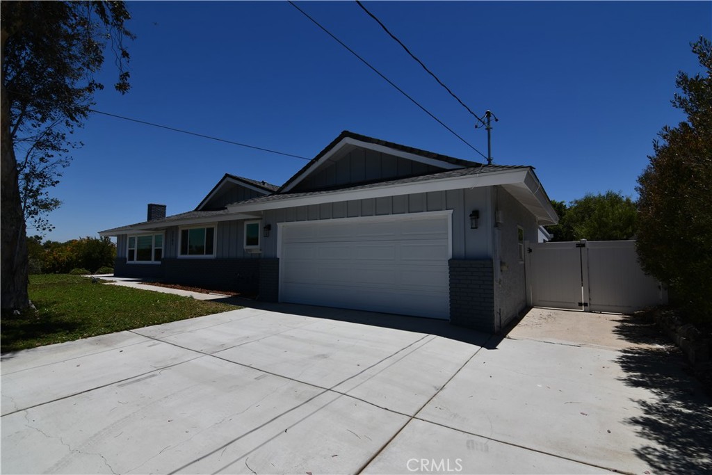 2161 Valley View