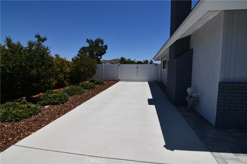 2161 Valley View