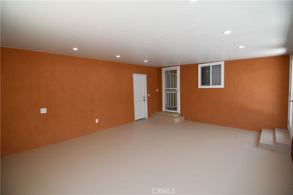 2161 Valley View