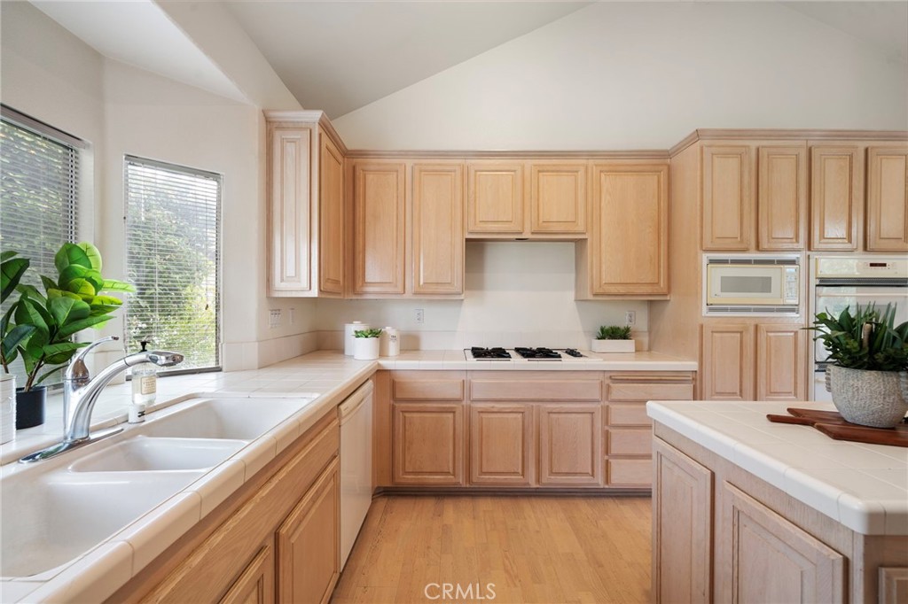34142 Capistrano by the Sea