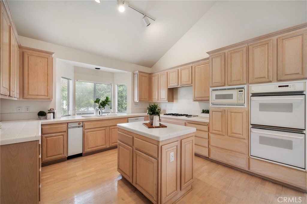 34142 Capistrano by the Sea