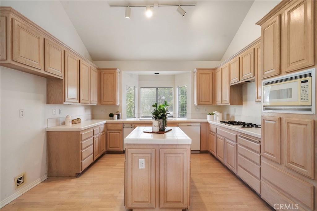34142 Capistrano by the Sea