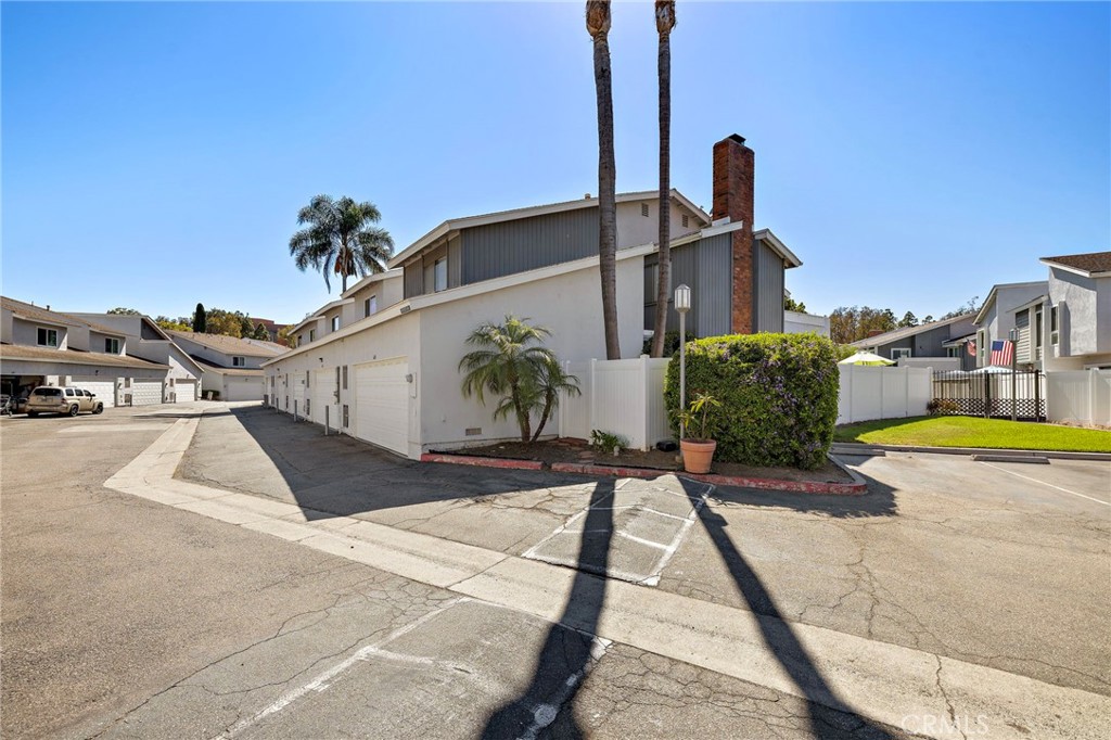 622 Whitney Way
