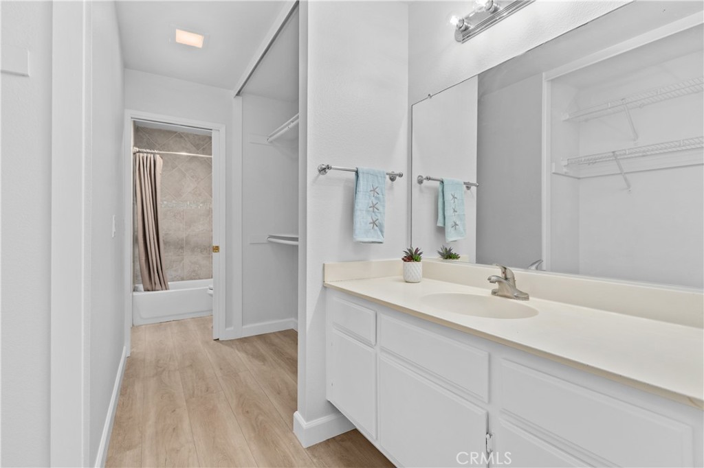6951 Knollcrest 56
