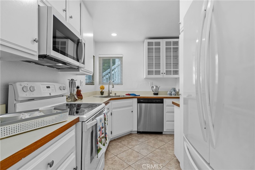6951 Knollcrest 56