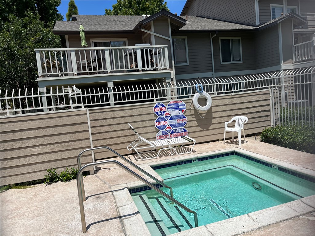6951 Knollcrest 56