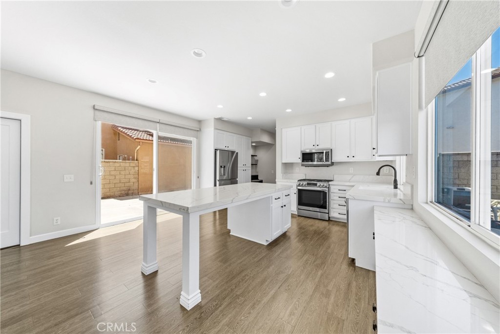3306 Rochelle