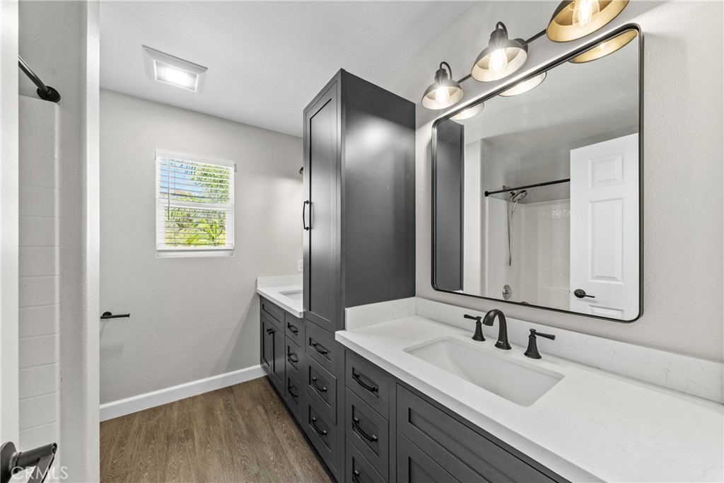 3306 Rochelle