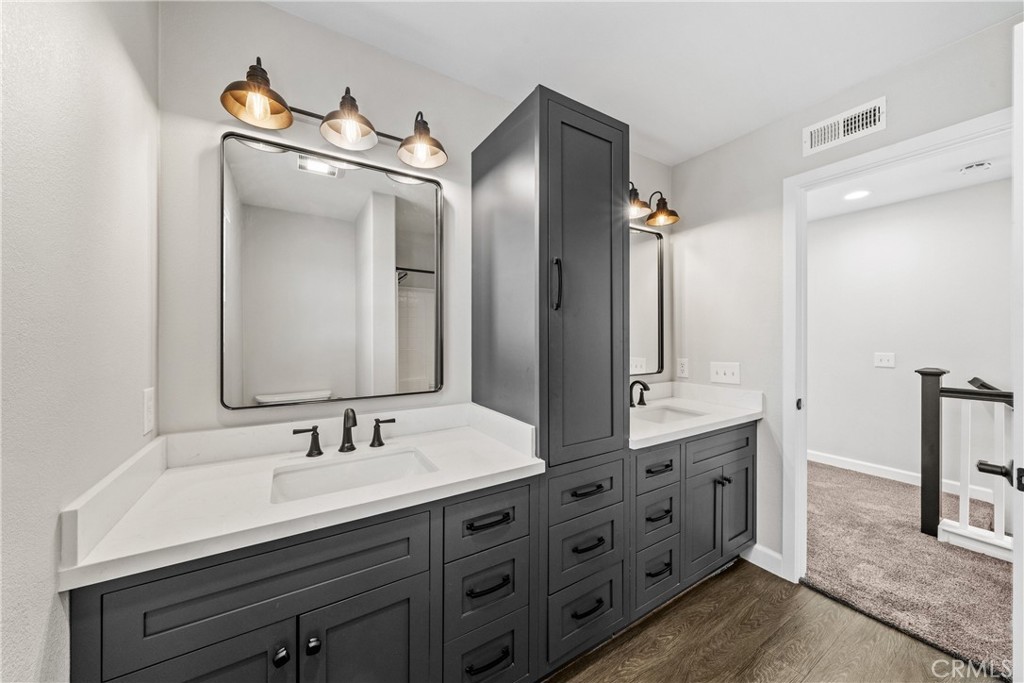 3306 Rochelle