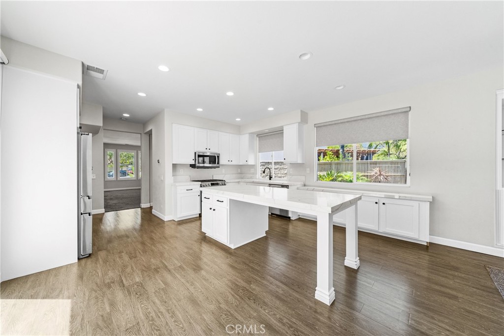 3306 Rochelle