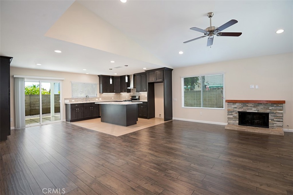 602 Carnation