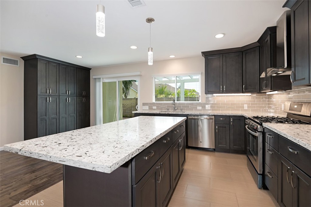 602 Carnation