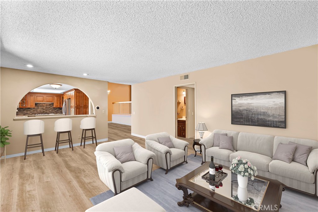 979 S Grinnell