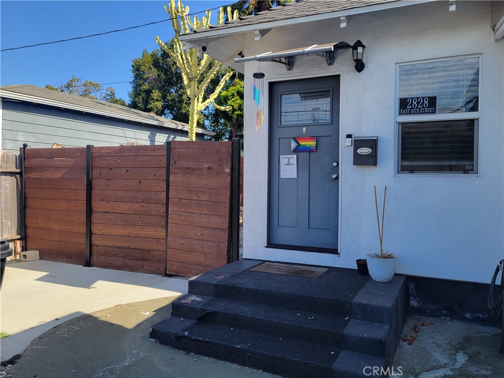 2828 E 10th