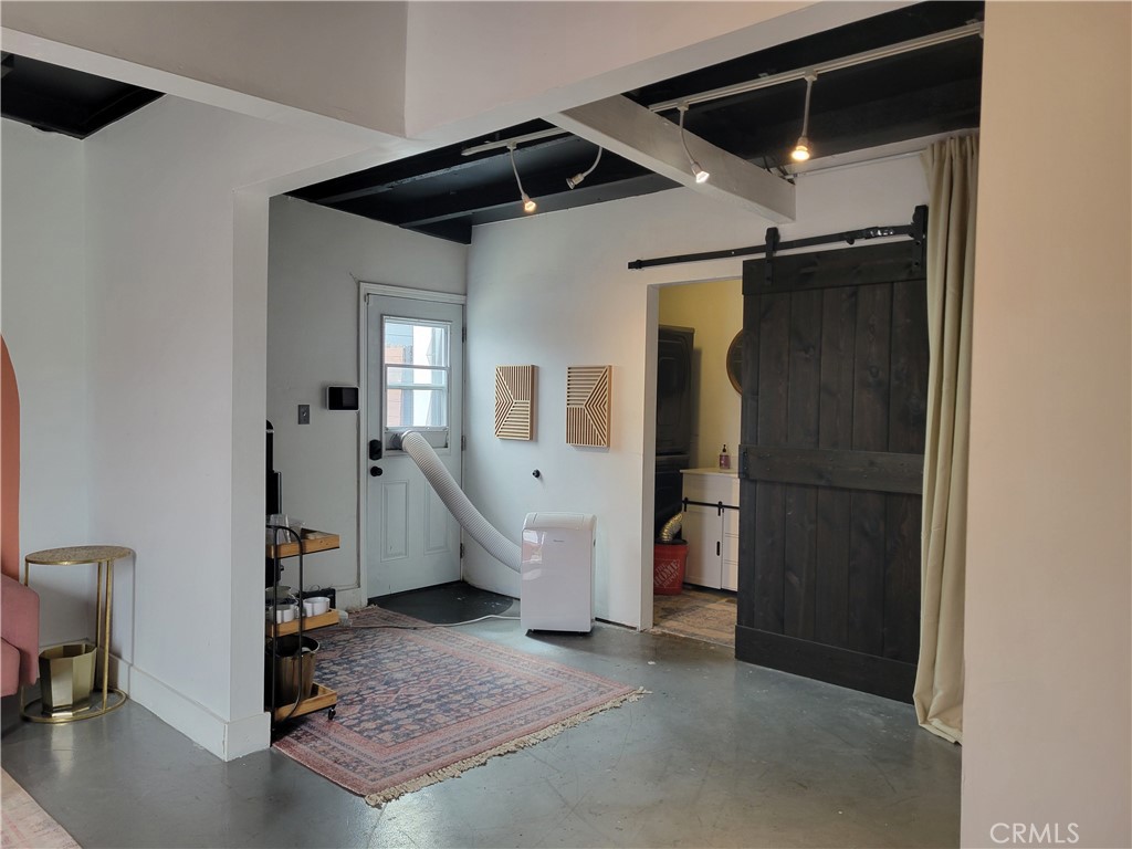 2828 E 10th