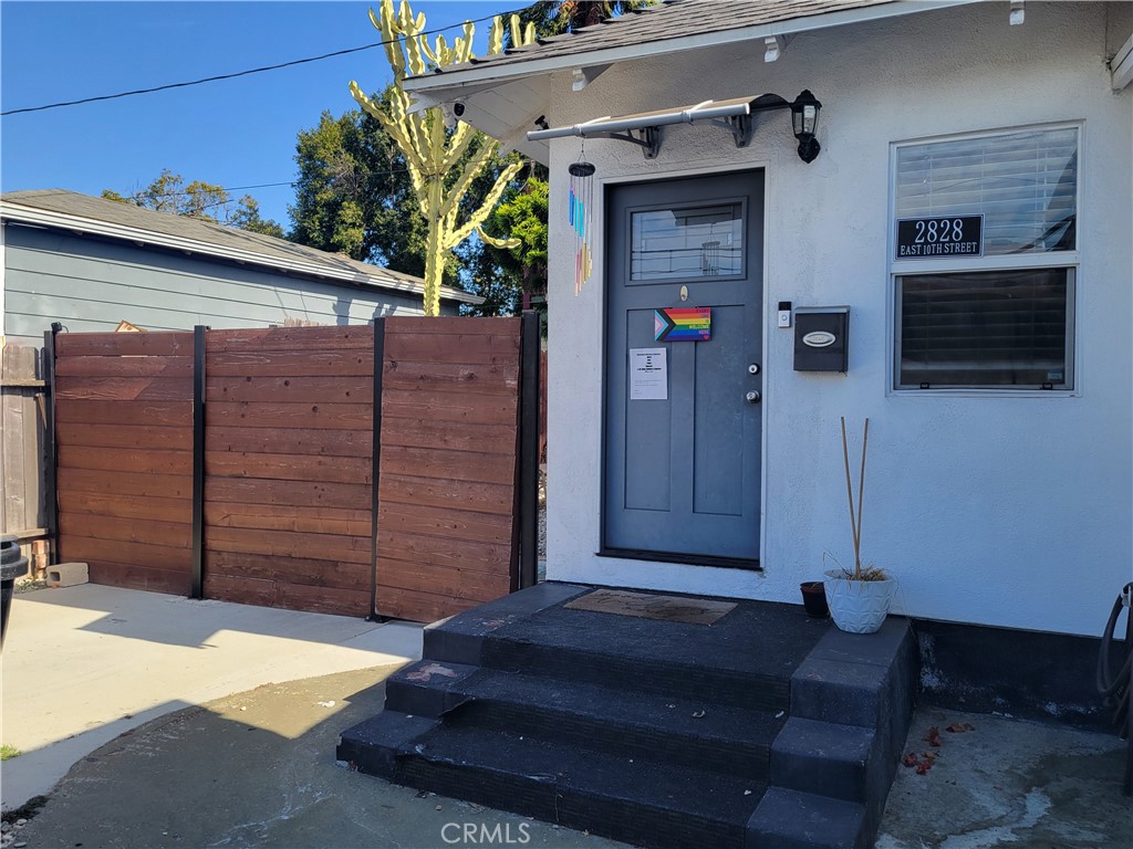 2828 E 10th