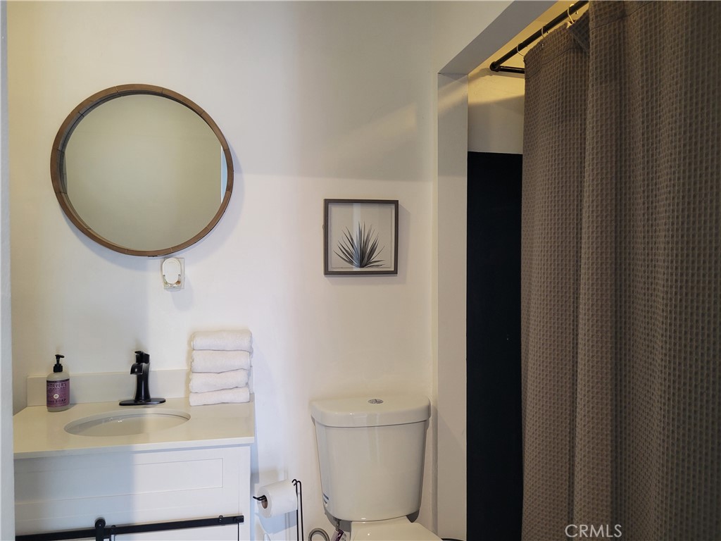 2828 E 10th