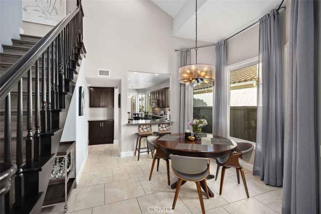 12 Dauphin