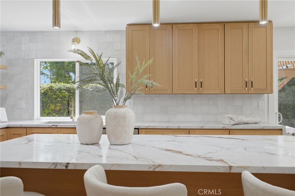 137 S Thistle Road
