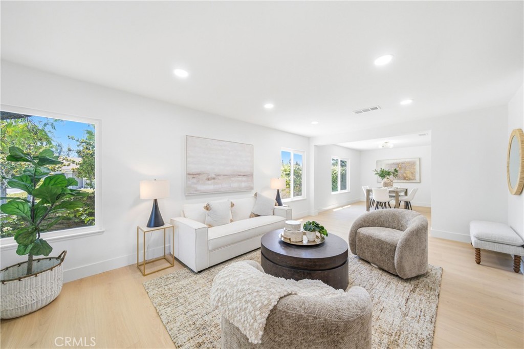 137 S Thistle Road