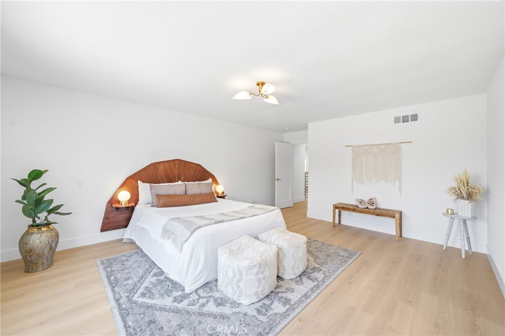 137 S Thistle Road