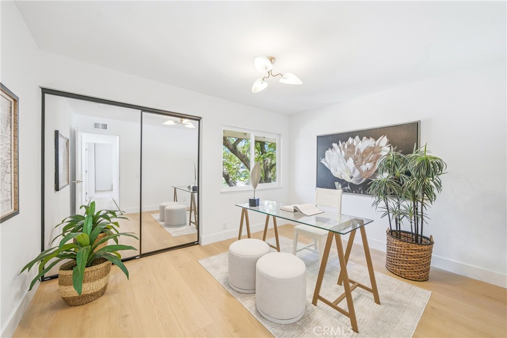 137 S Thistle Road