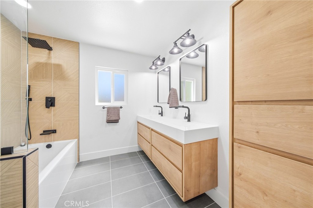 137 S Thistle Road