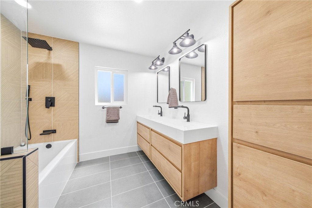 137 S Thistle Road