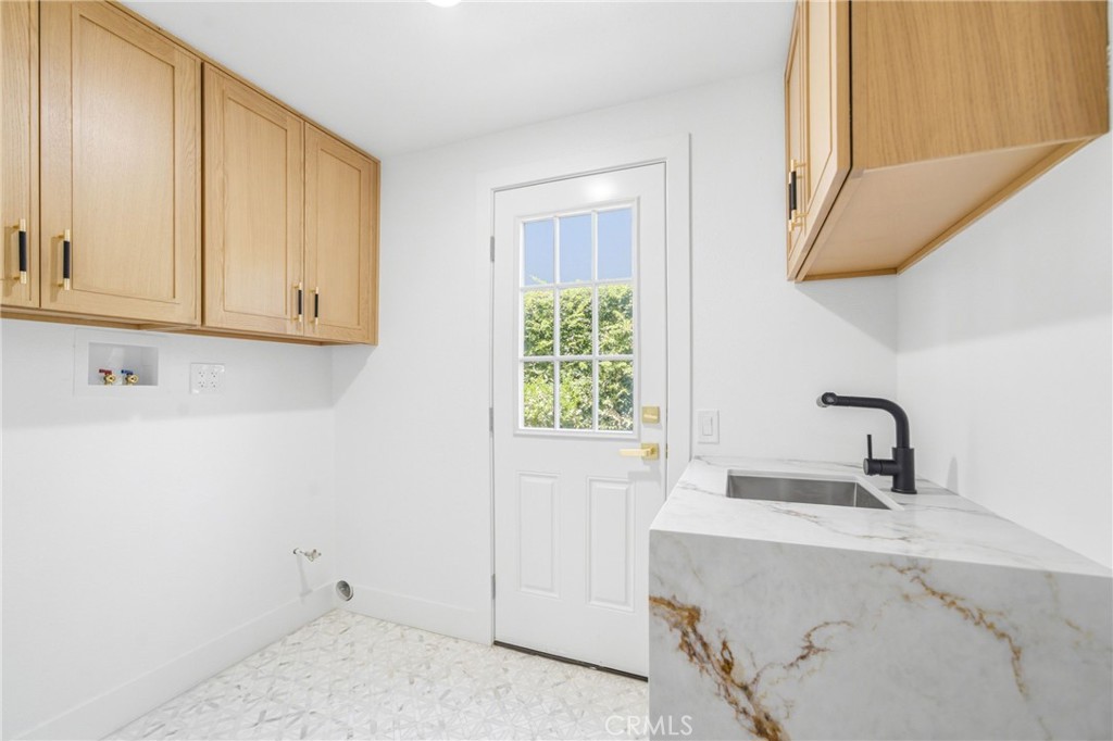 137 S Thistle Road