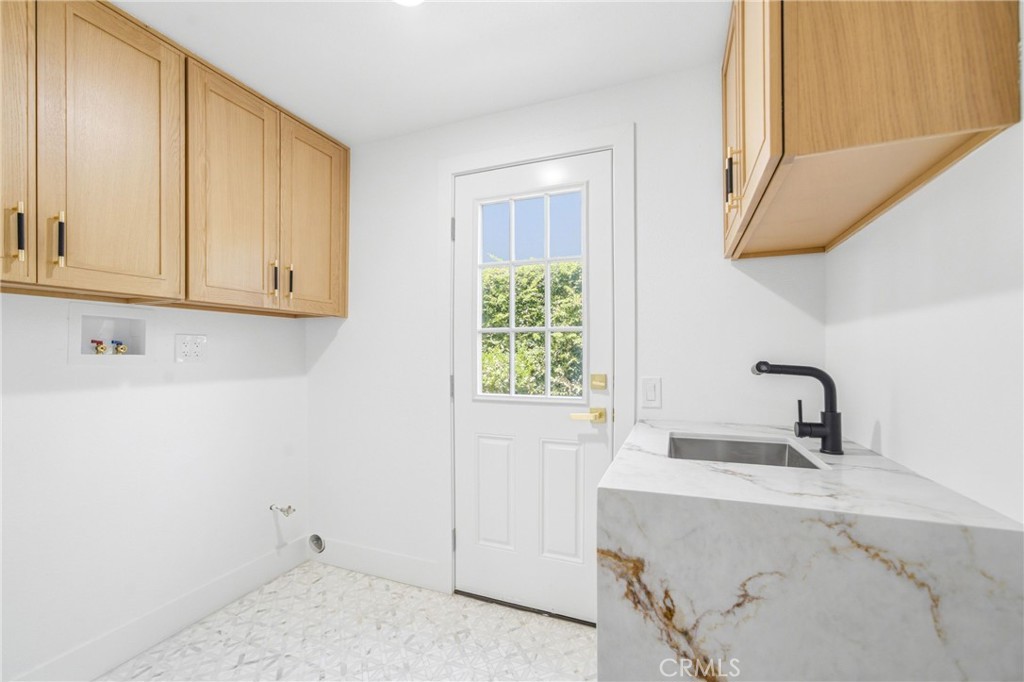 137 S Thistle Road