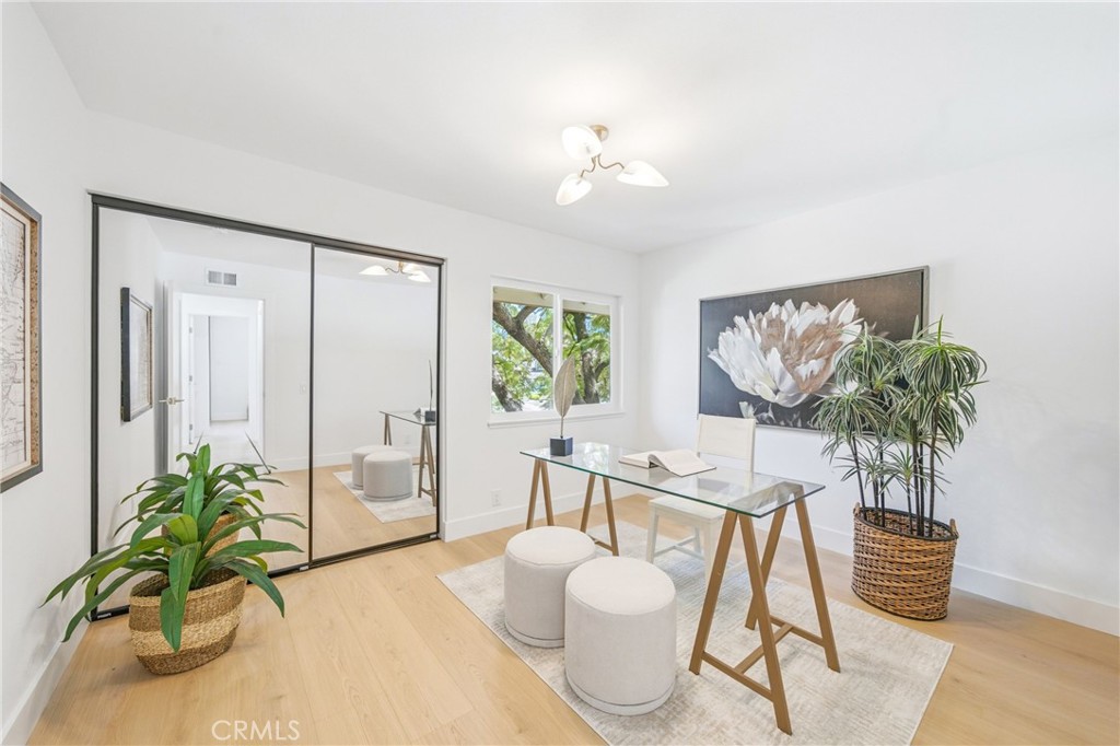 137 S Thistle Road