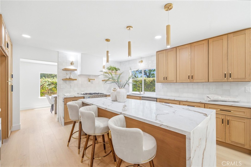 137 S Thistle Road