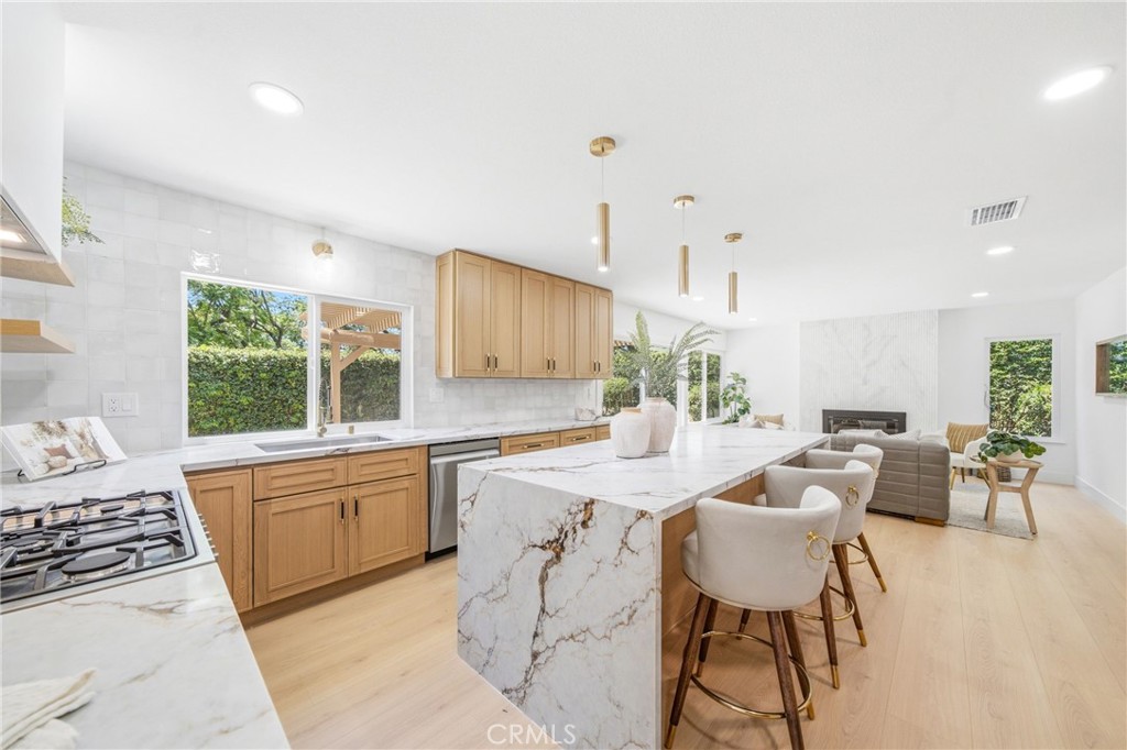 137 S Thistle Road