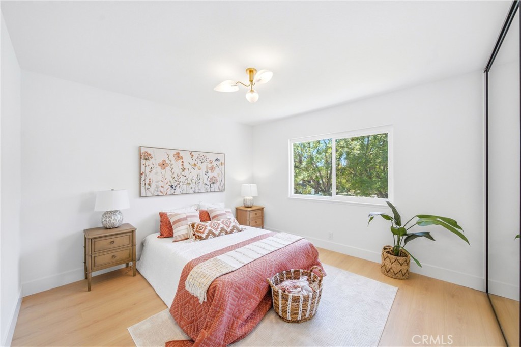 137 S Thistle Road