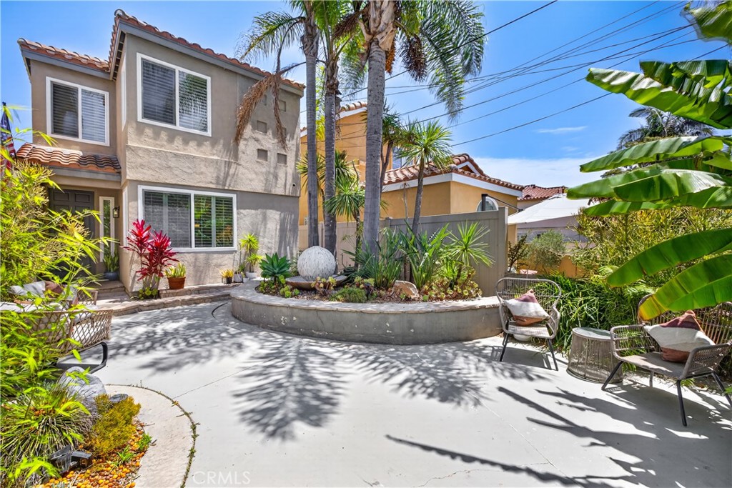330 Ultimo Avenue