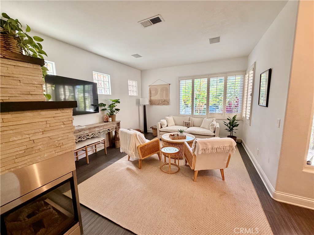 330 Ultimo Avenue