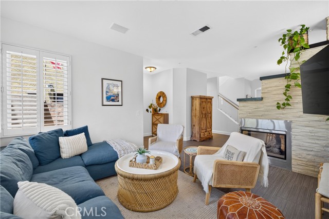 330 Ultimo AVE