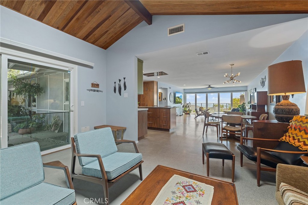 203 Calle Cortez