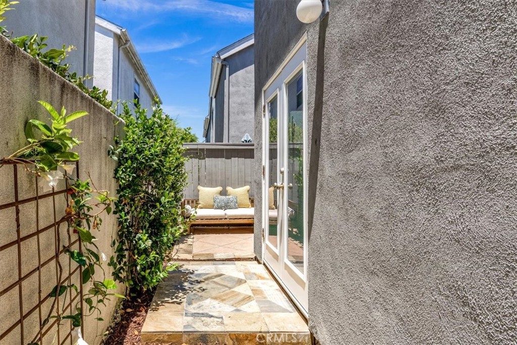 2626 Santa Ana 3