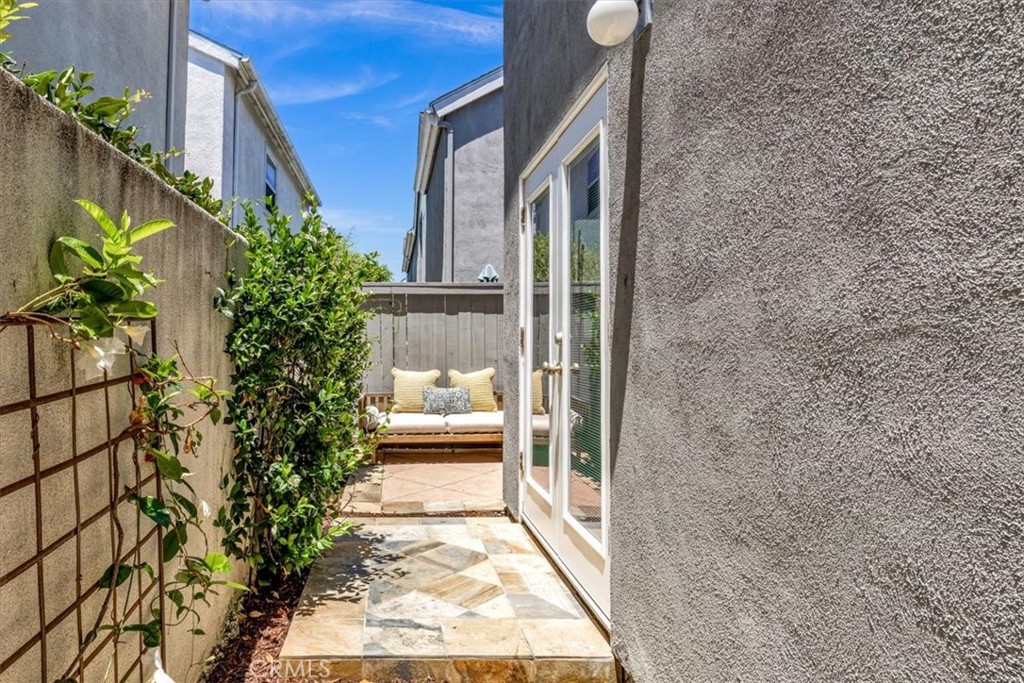 2626 Santa Ana 3